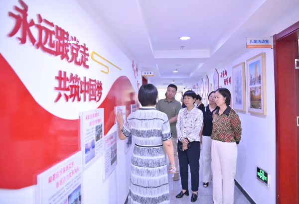 区委常委、区纪委书记、区监委主任马红萍到双丰街道督导检查重点工作.png